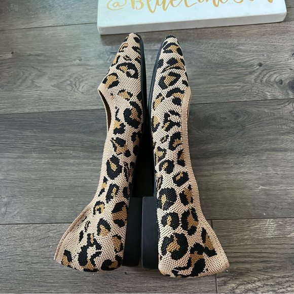 Bella Vita Mireya Leopard Knit Flats NWOT Wide Width - Picture 5 of 5